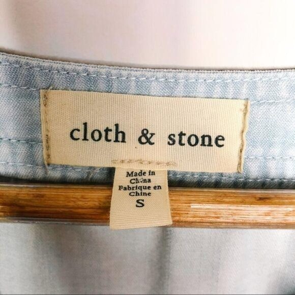 Cloth & Stone Anthropologie Chambray Light Wash Blue Bell Sleeve Blouse Small - Picture 4 of 7